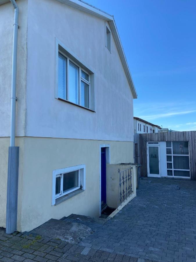The Little Guesthouse Downtown - Keflavik Airport Екстериор снимка