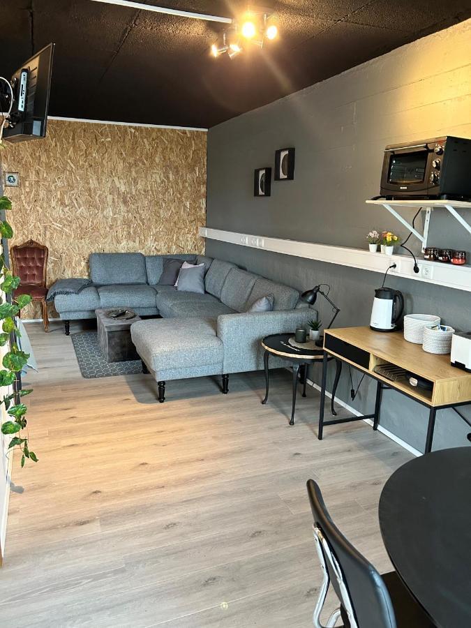 The Little Guesthouse Downtown - Keflavik Airport Екстериор снимка